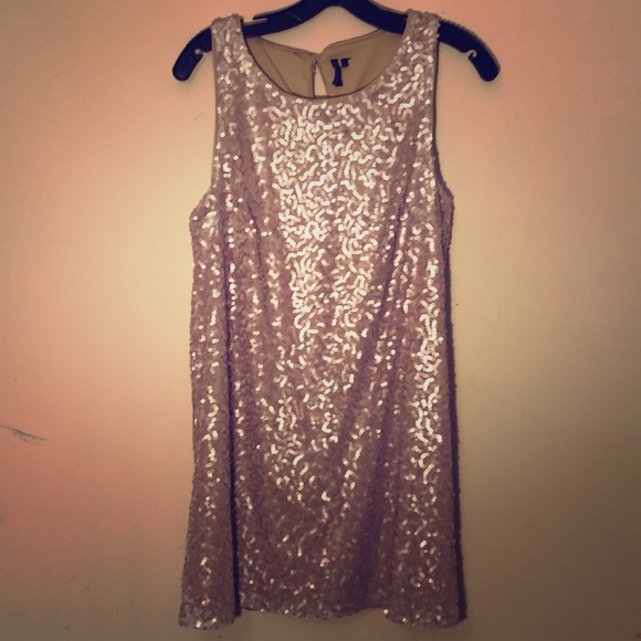 Blush colored sequined dress - Picture 1 of 6